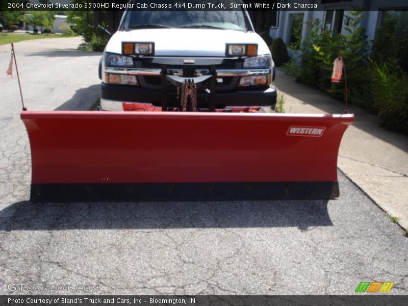 Summit White / Dark Charcoal 2004 Chevrolet Silverado 3500HD Regular Cab Chassis 4x4 Dump Truck