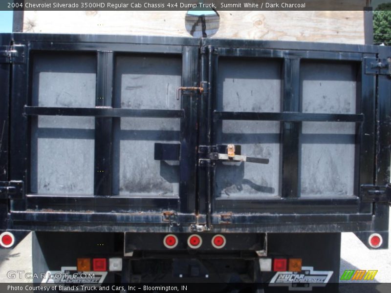 Summit White / Dark Charcoal 2004 Chevrolet Silverado 3500HD Regular Cab Chassis 4x4 Dump Truck