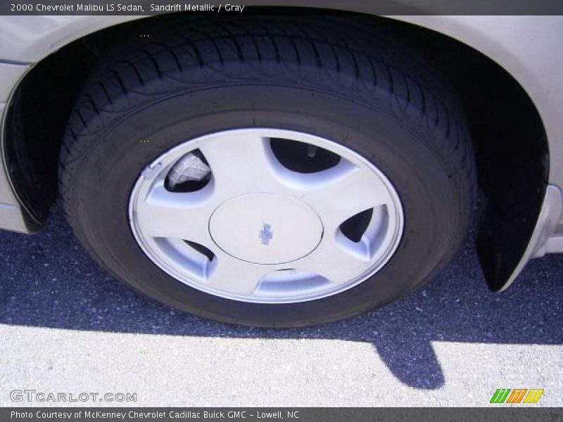 Sandrift Metallic / Gray 2000 Chevrolet Malibu LS Sedan