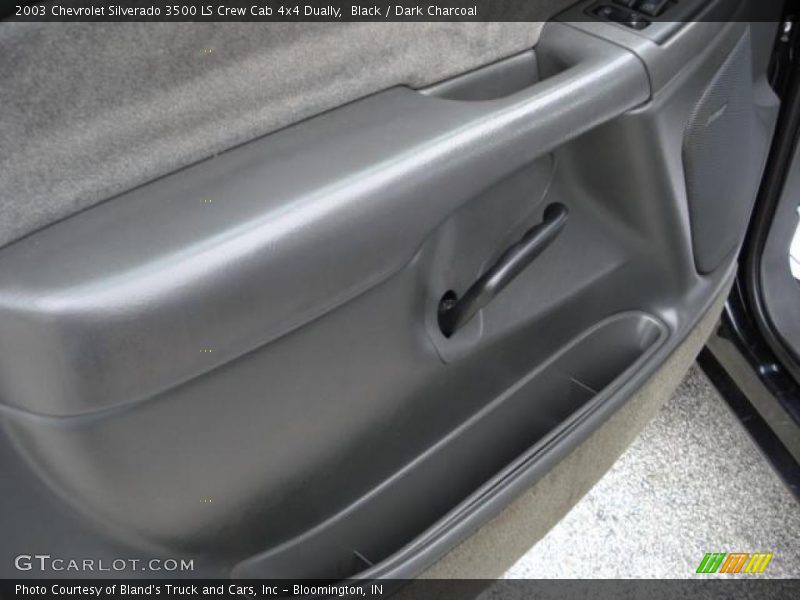 Black / Dark Charcoal 2003 Chevrolet Silverado 3500 LS Crew Cab 4x4 Dually