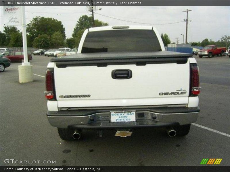 Summit White / Dark Charcoal 2004 Chevrolet Silverado 1500 Extended Cab 4x4