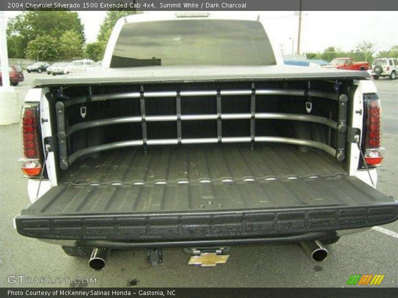 Summit White / Dark Charcoal 2004 Chevrolet Silverado 1500 Extended Cab 4x4