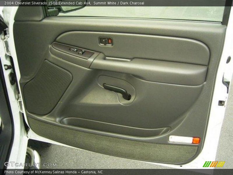 Summit White / Dark Charcoal 2004 Chevrolet Silverado 1500 Extended Cab 4x4