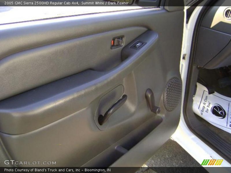 Summit White / Dark Pewter 2005 GMC Sierra 2500HD Regular Cab 4x4