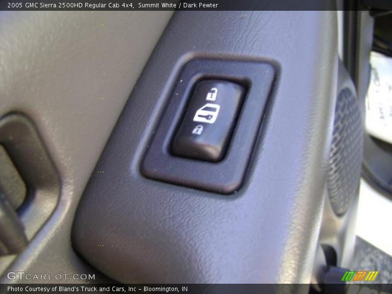 Summit White / Dark Pewter 2005 GMC Sierra 2500HD Regular Cab 4x4