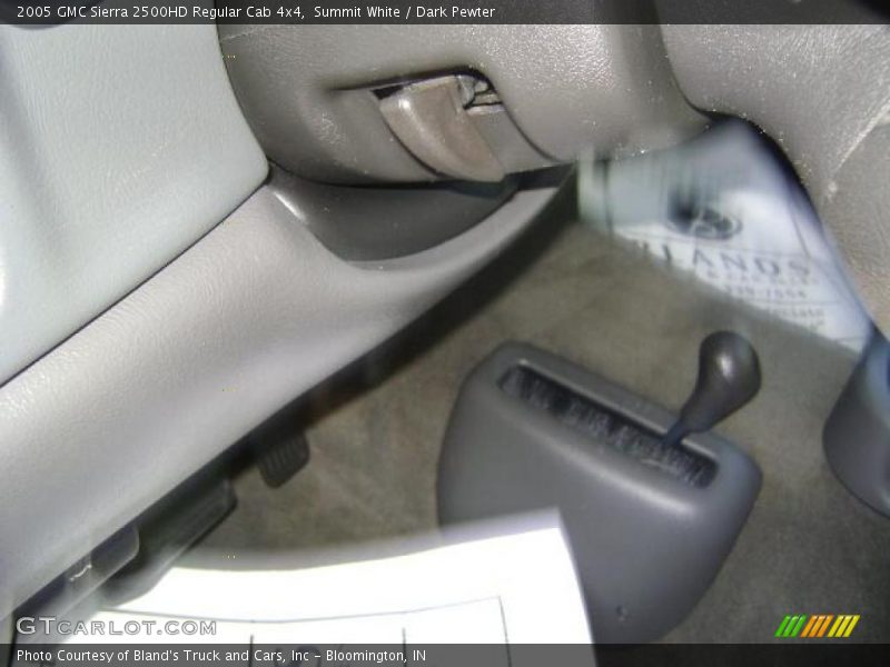 Summit White / Dark Pewter 2005 GMC Sierra 2500HD Regular Cab 4x4