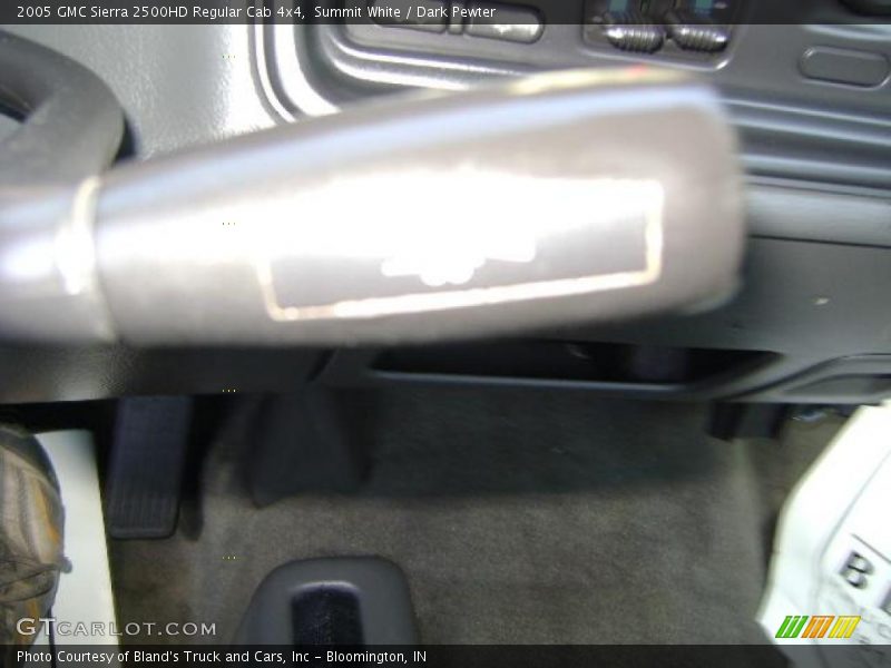 Summit White / Dark Pewter 2005 GMC Sierra 2500HD Regular Cab 4x4