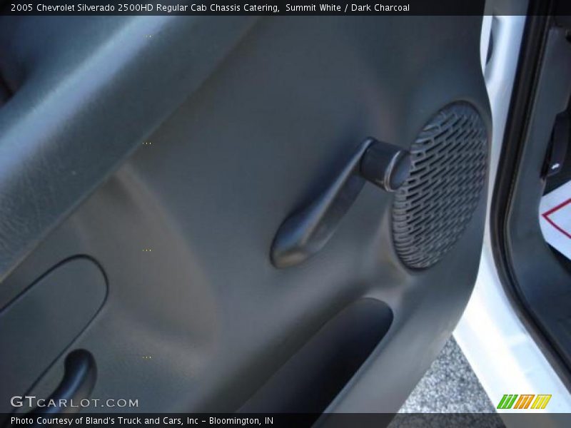 Summit White / Dark Charcoal 2005 Chevrolet Silverado 2500HD Regular Cab Chassis Catering