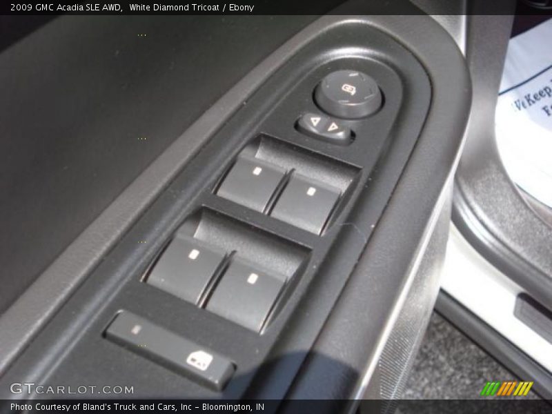 White Diamond Tricoat / Ebony 2009 GMC Acadia SLE AWD