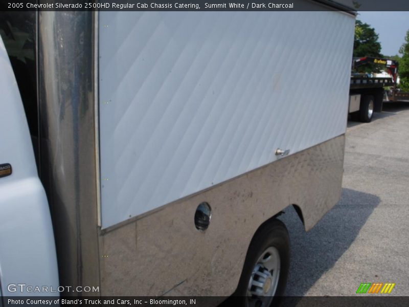 Summit White / Dark Charcoal 2005 Chevrolet Silverado 2500HD Regular Cab Chassis Catering