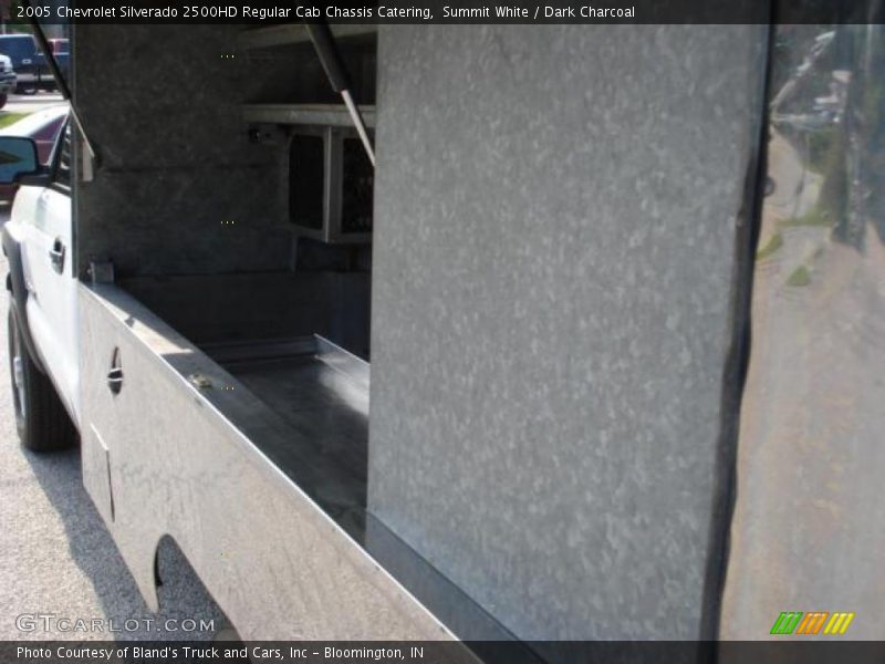 Summit White / Dark Charcoal 2005 Chevrolet Silverado 2500HD Regular Cab Chassis Catering