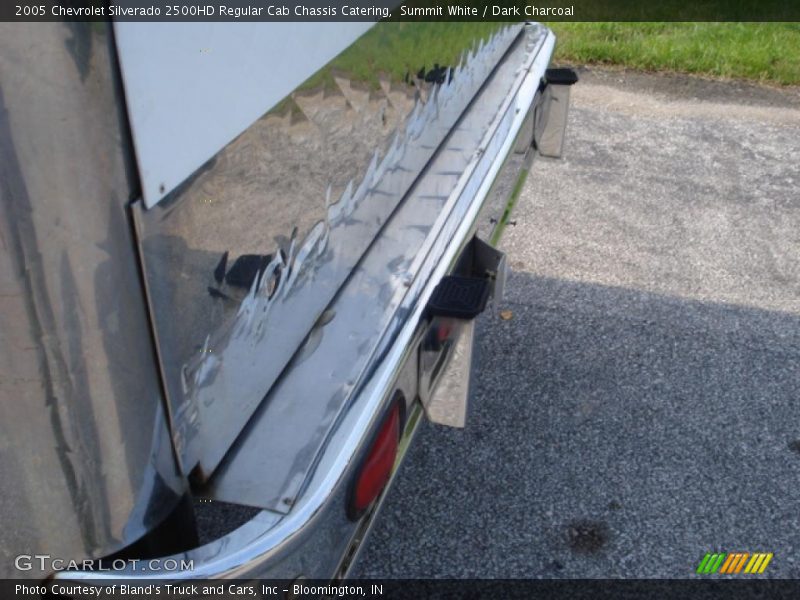 Summit White / Dark Charcoal 2005 Chevrolet Silverado 2500HD Regular Cab Chassis Catering
