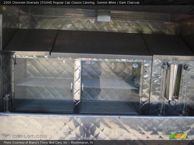 Summit White / Dark Charcoal 2005 Chevrolet Silverado 2500HD Regular Cab Chassis Catering