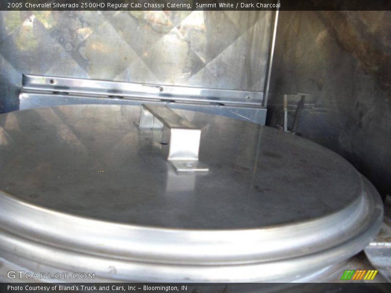 Summit White / Dark Charcoal 2005 Chevrolet Silverado 2500HD Regular Cab Chassis Catering