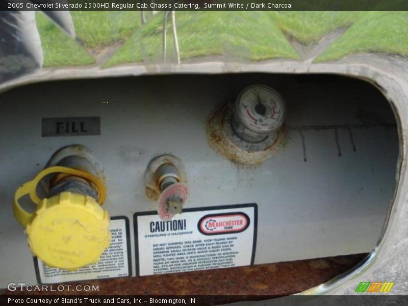 Summit White / Dark Charcoal 2005 Chevrolet Silverado 2500HD Regular Cab Chassis Catering