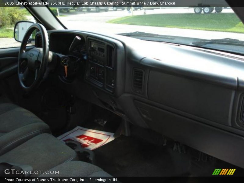 Summit White / Dark Charcoal 2005 Chevrolet Silverado 2500HD Regular Cab Chassis Catering