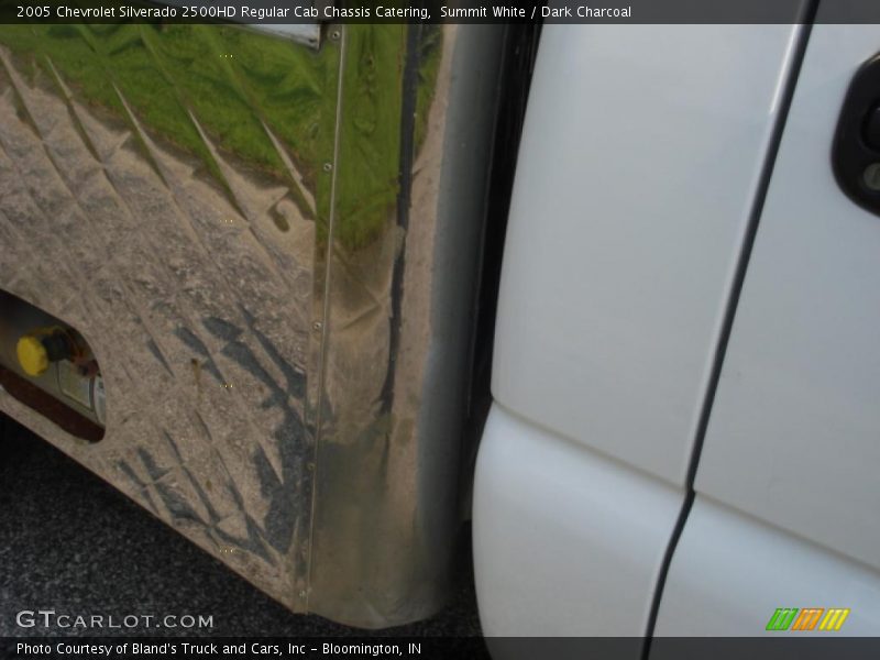 Summit White / Dark Charcoal 2005 Chevrolet Silverado 2500HD Regular Cab Chassis Catering