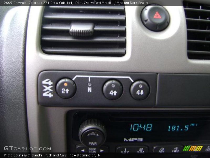 Dark Cherry Red Metallic / Medium Dark Pewter 2005 Chevrolet Colorado Z71 Crew Cab 4x4