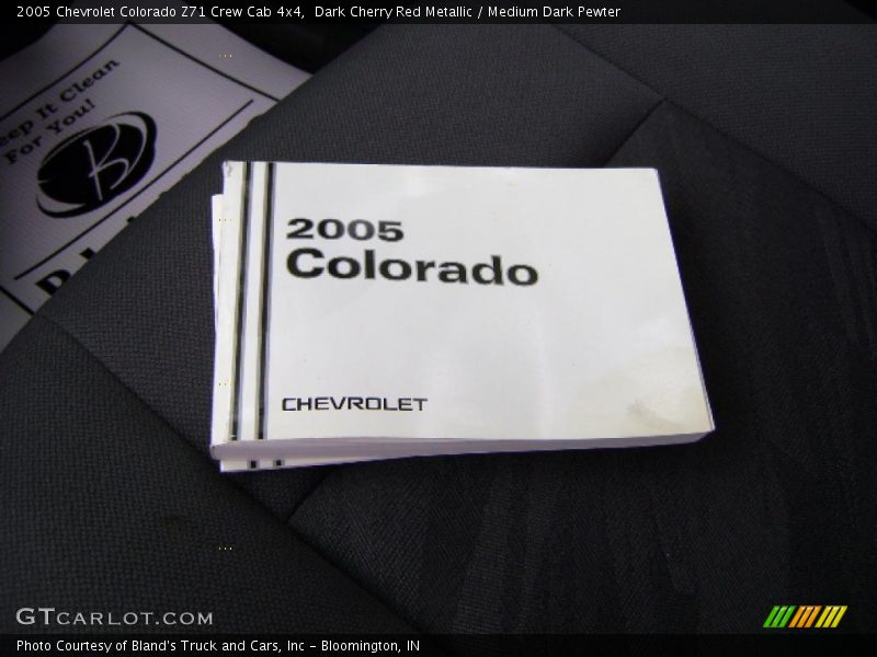 Dark Cherry Red Metallic / Medium Dark Pewter 2005 Chevrolet Colorado Z71 Crew Cab 4x4