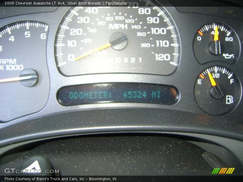 Silver Birch Metallic / Tan/Neutral 2006 Chevrolet Avalanche LT 4x4