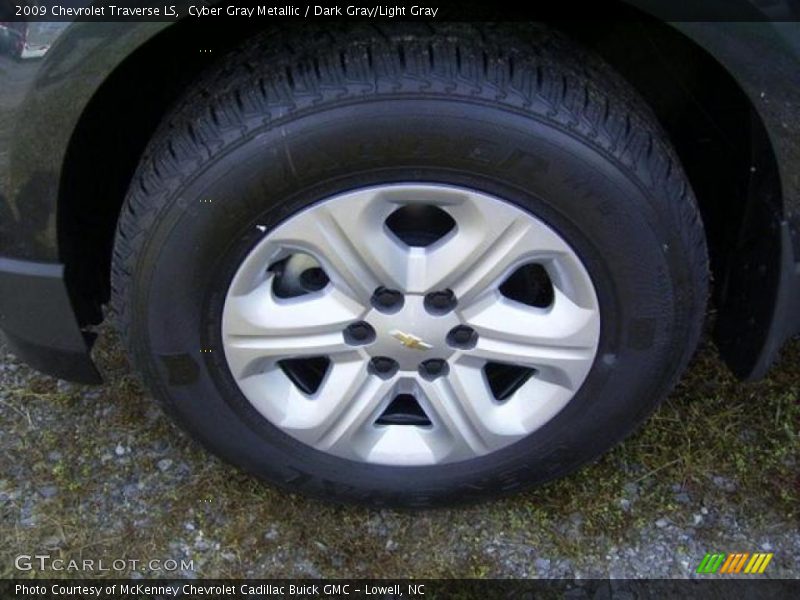 Cyber Gray Metallic / Dark Gray/Light Gray 2009 Chevrolet Traverse LS