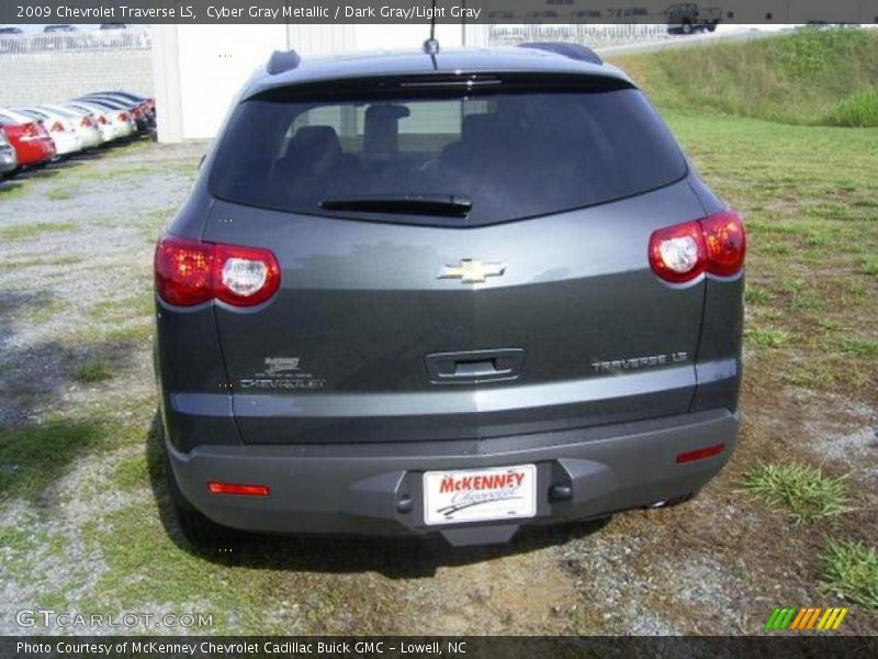 Cyber Gray Metallic / Dark Gray/Light Gray 2009 Chevrolet Traverse LS