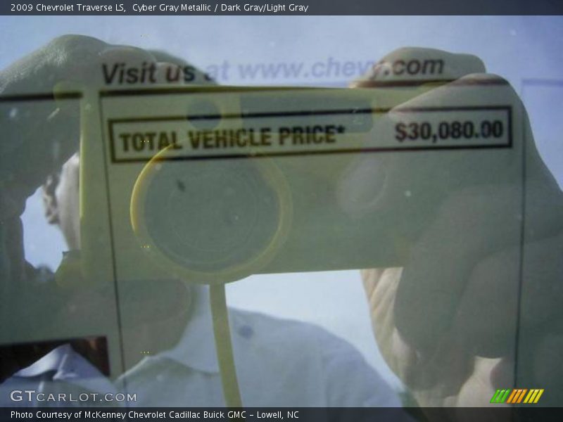 Cyber Gray Metallic / Dark Gray/Light Gray 2009 Chevrolet Traverse LS