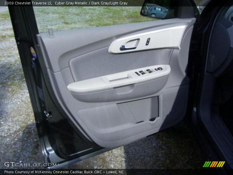 Cyber Gray Metallic / Dark Gray/Light Gray 2009 Chevrolet Traverse LS