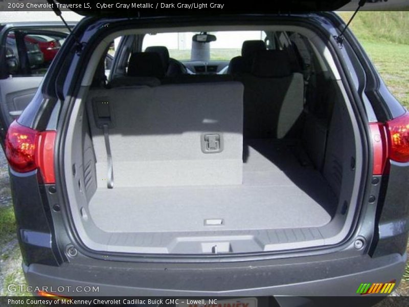 Cyber Gray Metallic / Dark Gray/Light Gray 2009 Chevrolet Traverse LS