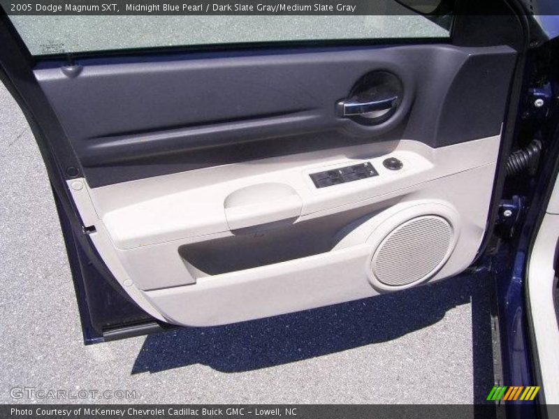 Midnight Blue Pearl / Dark Slate Gray/Medium Slate Gray 2005 Dodge Magnum SXT