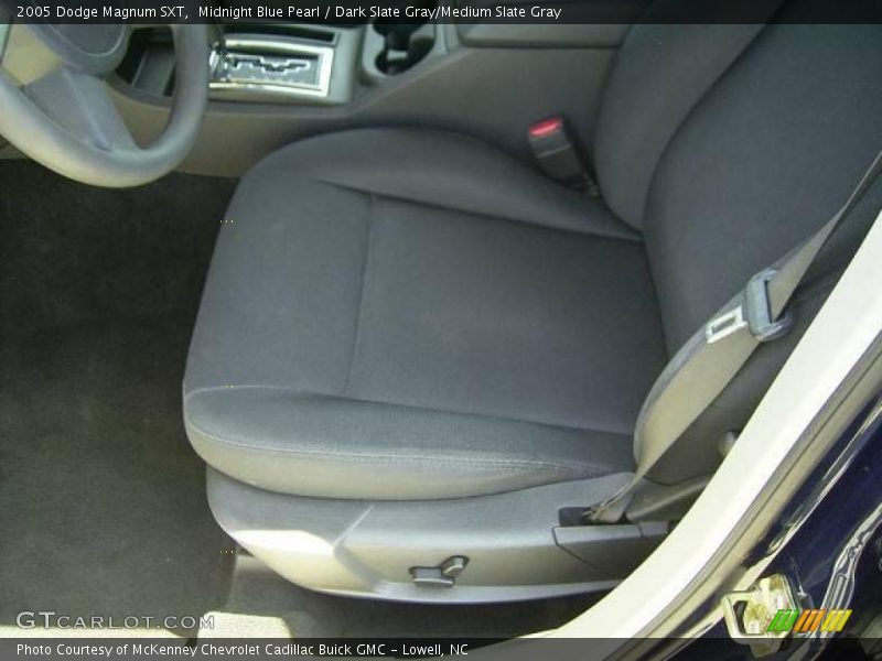 Midnight Blue Pearl / Dark Slate Gray/Medium Slate Gray 2005 Dodge Magnum SXT