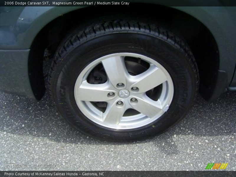 Magnesium Green Pearl / Medium Slate Gray 2006 Dodge Caravan SXT