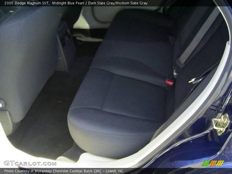 Midnight Blue Pearl / Dark Slate Gray/Medium Slate Gray 2005 Dodge Magnum SXT