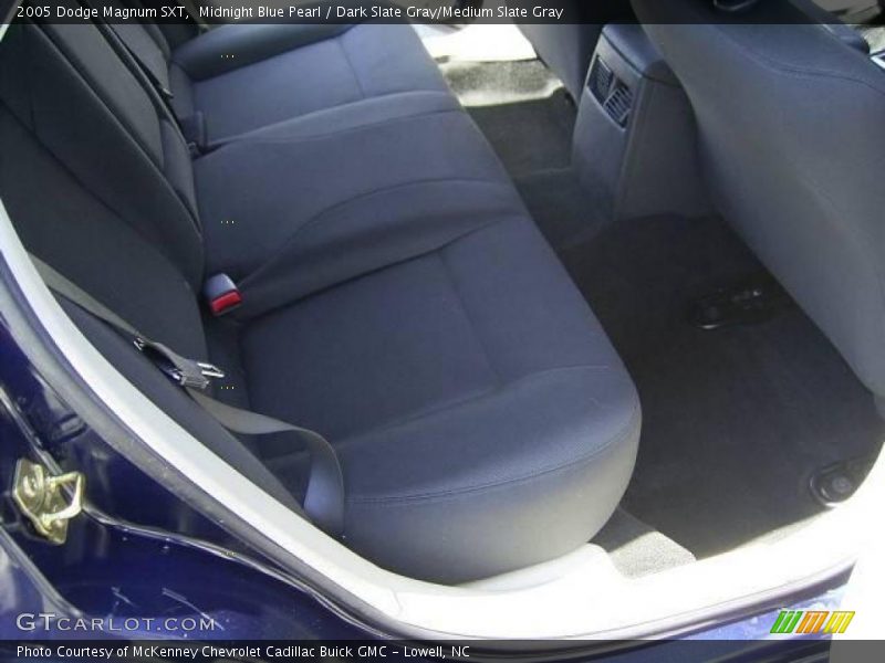 Midnight Blue Pearl / Dark Slate Gray/Medium Slate Gray 2005 Dodge Magnum SXT
