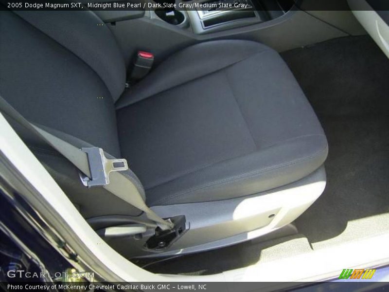 Midnight Blue Pearl / Dark Slate Gray/Medium Slate Gray 2005 Dodge Magnum SXT