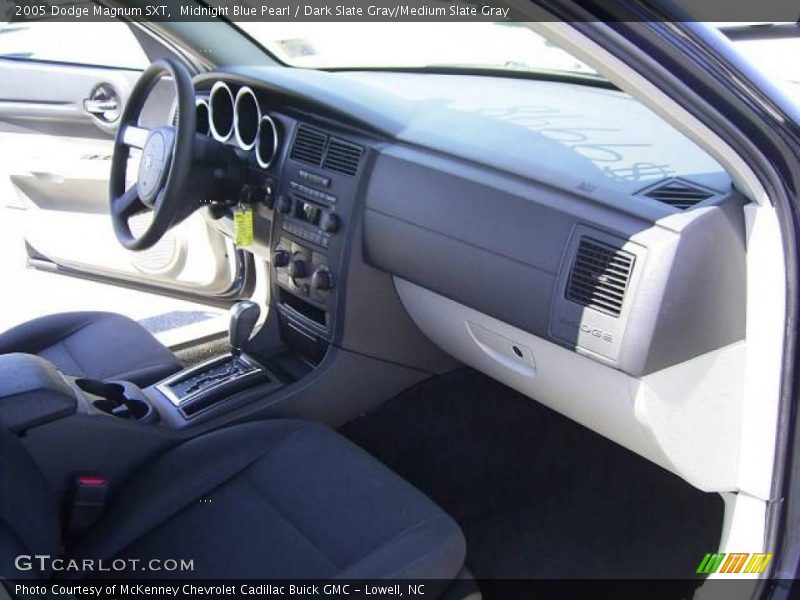 Midnight Blue Pearl / Dark Slate Gray/Medium Slate Gray 2005 Dodge Magnum SXT