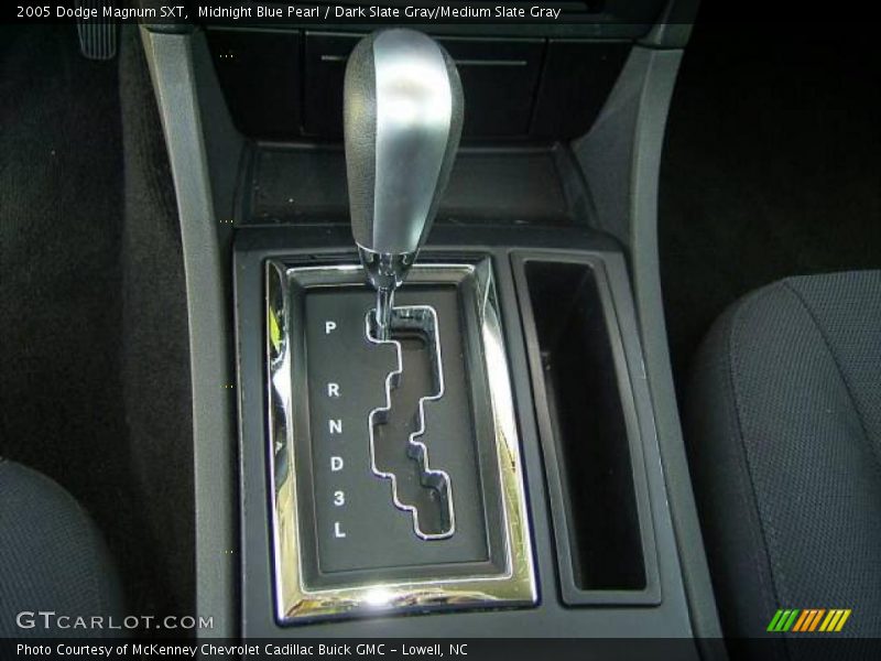 Midnight Blue Pearl / Dark Slate Gray/Medium Slate Gray 2005 Dodge Magnum SXT