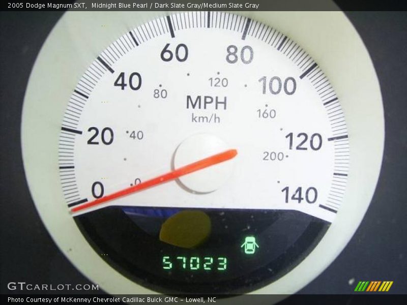 Midnight Blue Pearl / Dark Slate Gray/Medium Slate Gray 2005 Dodge Magnum SXT