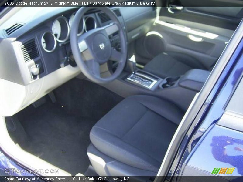 Midnight Blue Pearl / Dark Slate Gray/Medium Slate Gray 2005 Dodge Magnum SXT