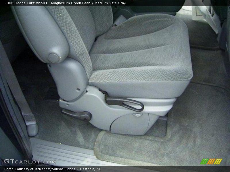 Magnesium Green Pearl / Medium Slate Gray 2006 Dodge Caravan SXT