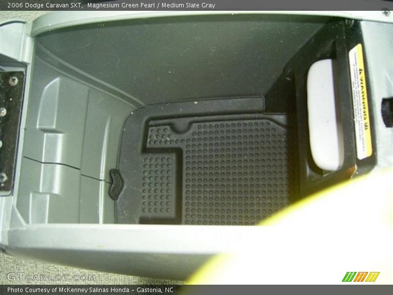 Magnesium Green Pearl / Medium Slate Gray 2006 Dodge Caravan SXT