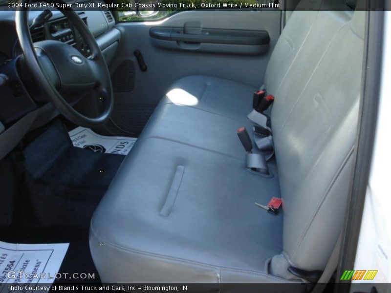 Oxford White / Medium Flint 2004 Ford F450 Super Duty XL Regular Cab Chassis Moving Truck