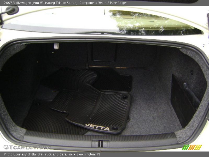 Campanella White / Pure Beige 2007 Volkswagen Jetta Wolfsburg Edition Sedan