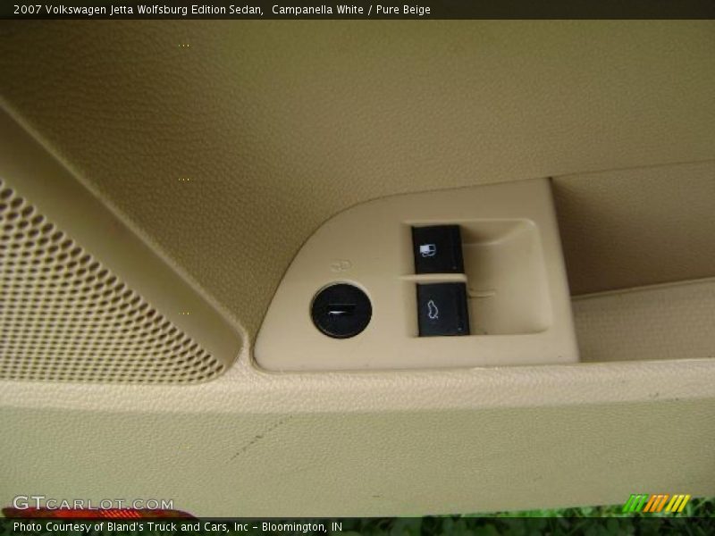 Campanella White / Pure Beige 2007 Volkswagen Jetta Wolfsburg Edition Sedan