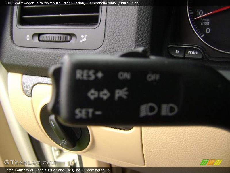 Campanella White / Pure Beige 2007 Volkswagen Jetta Wolfsburg Edition Sedan