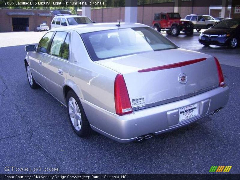 Light Platinum Metallic / Shale 2006 Cadillac DTS Luxury