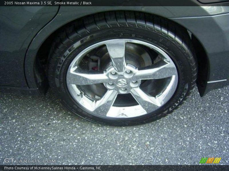 Smoke Metallic / Black 2005 Nissan Maxima 3.5 SE