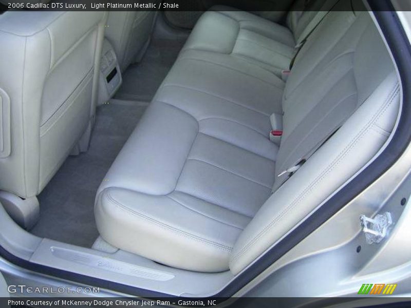 Light Platinum Metallic / Shale 2006 Cadillac DTS Luxury