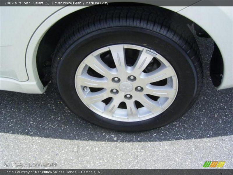 Dover White Pearl / Medium Gray 2009 Mitsubishi Galant ES