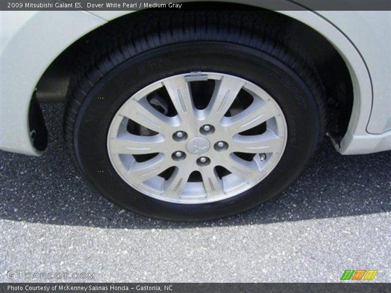 Dover White Pearl / Medium Gray 2009 Mitsubishi Galant ES